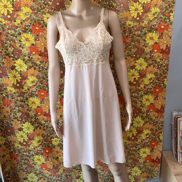 Vassarette Intimates Sleepwear Vintage Nude Peach Lace One Piece